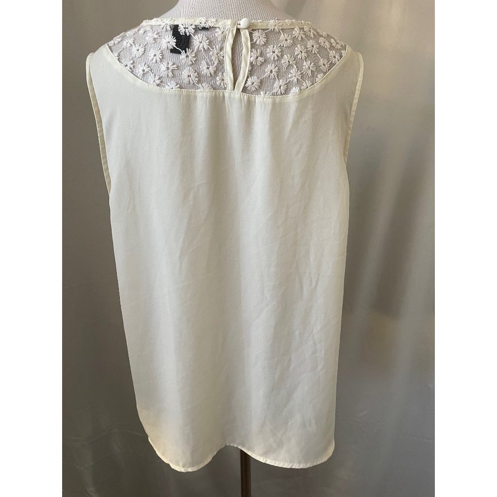 Forever 21 Cream Floral Lace Collar Design Neck Sleeveless Blouse / Tank - Picture 6 of 11